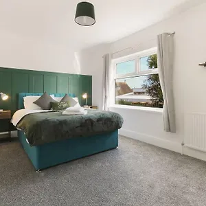  Holiday home Modern Near Alexandra Dock United Kingdom